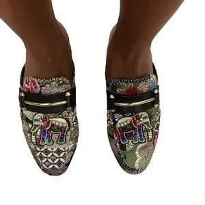 STEVE MADDEN Kera Flat Loafer Mule Elephant Motif Rhinestone Women’s